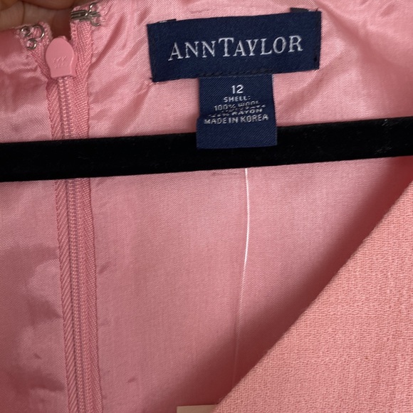 NWT Ann Taylor V-Neck Pink Sheath Dress- Sz 12 - Picture 3 of 10